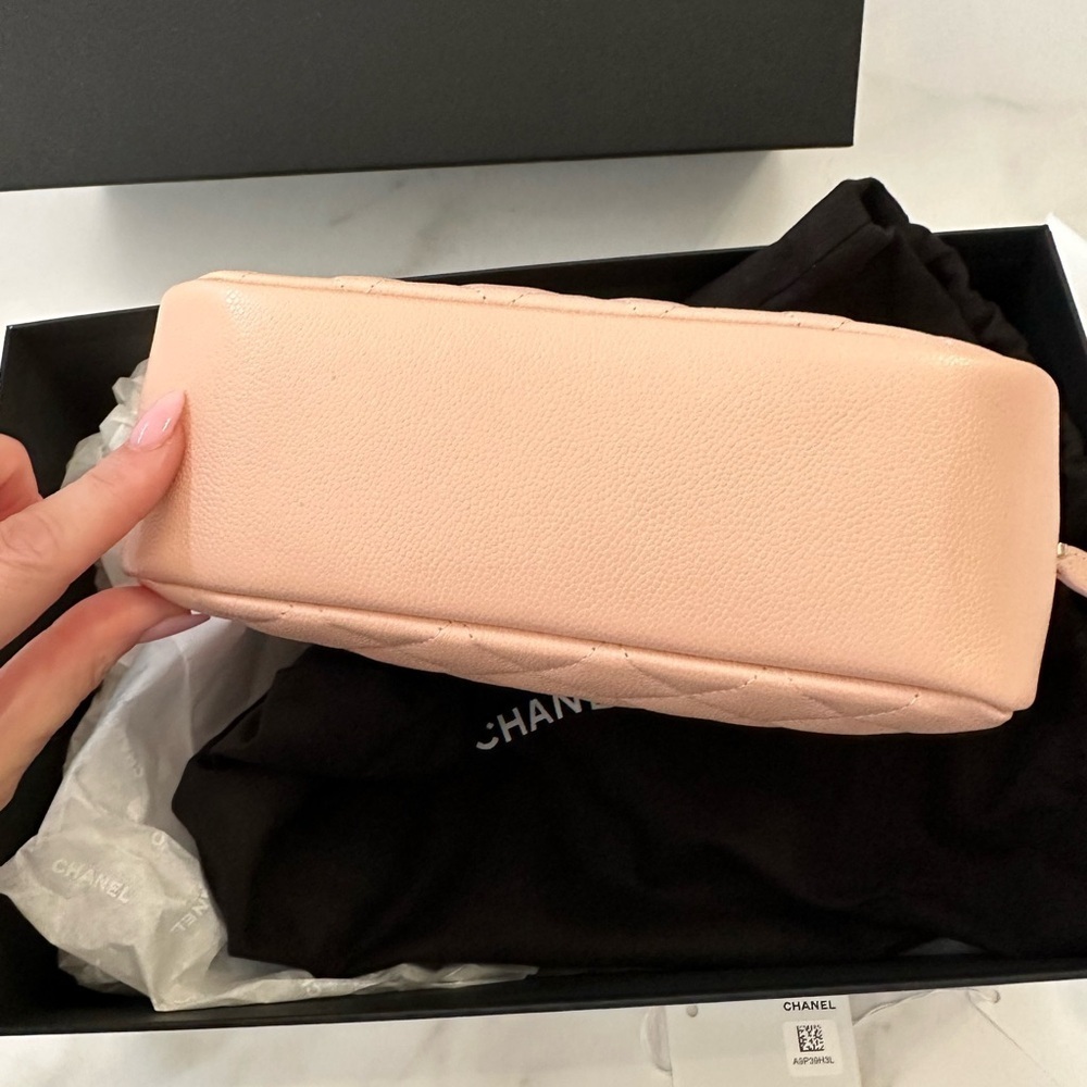 🩷Chanel Caviar Quilted Curved Cosmetic Toiletry Case Pink - new with box - Picture 5 of 12